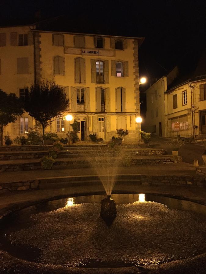 Au Detour Du Larrech Castillon-en-Couserans Exterior foto